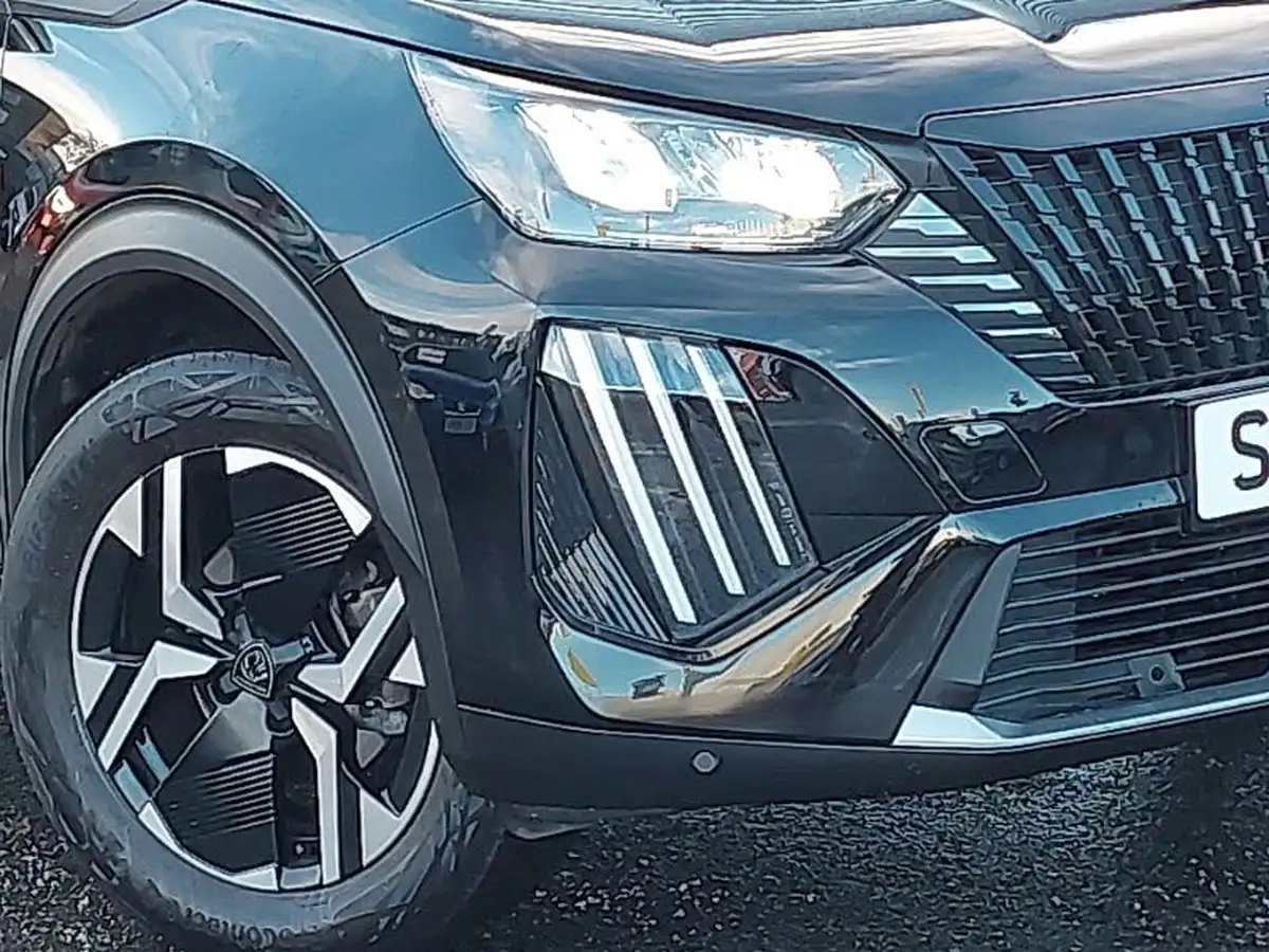 2023-peugeot-2008-suv-12-puretech-allure-big-8