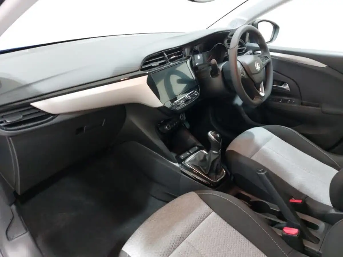2024-vauxhall-corsa-12i-design-big-4