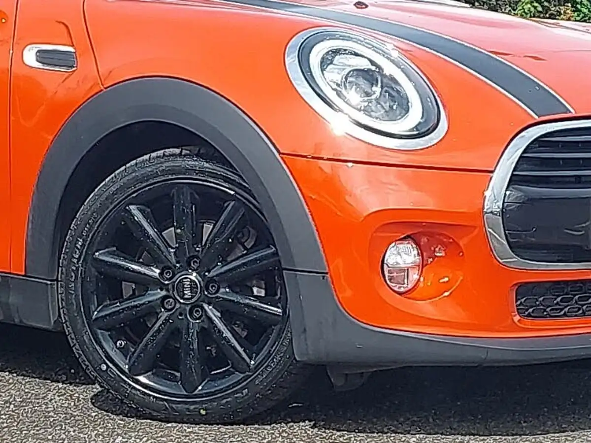 2018-mini-cooper-15-cooper-classic-ss-hatchback-3d-big-8