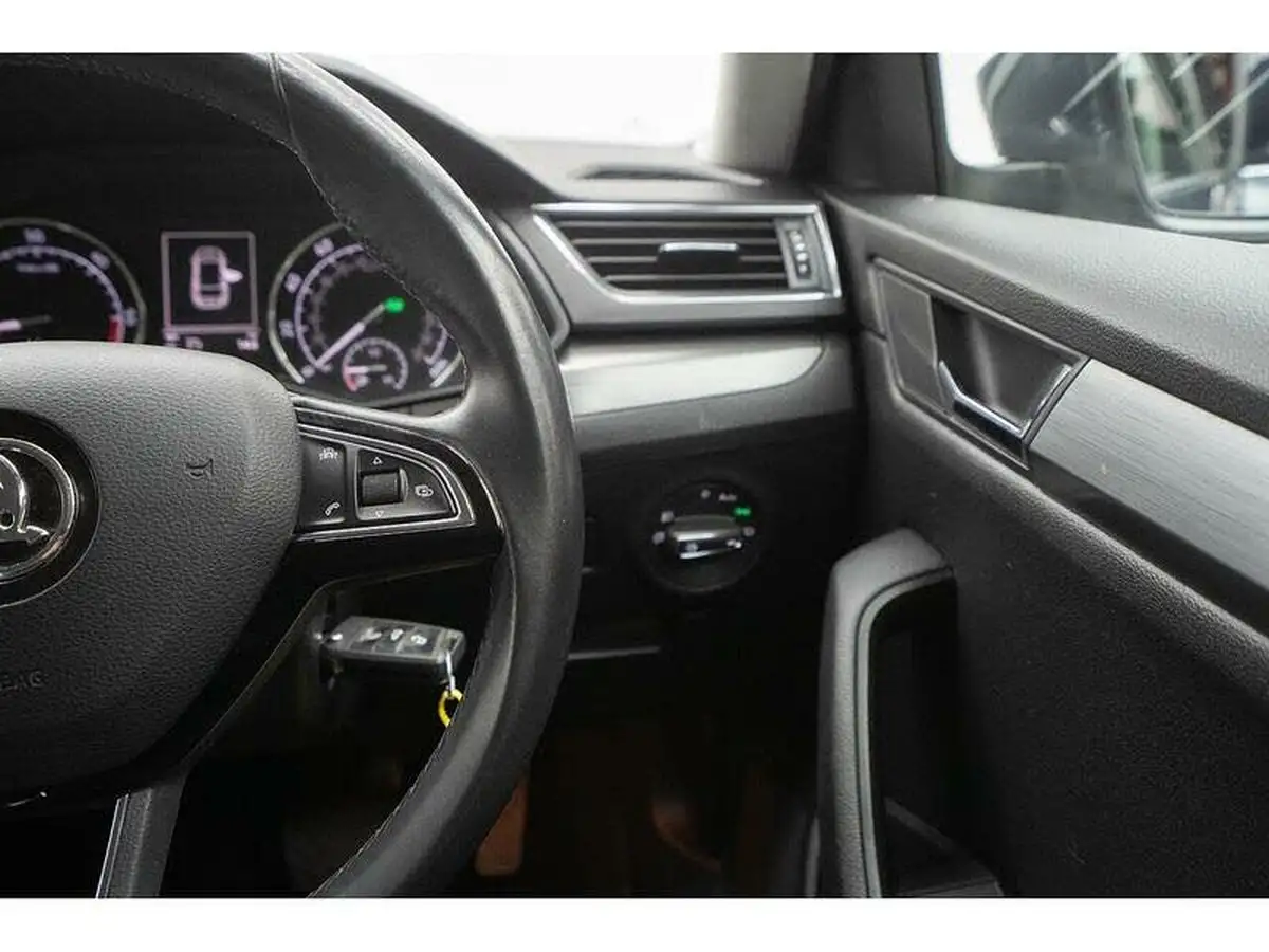 2018-skoda-superb-20tdi-scr-se-l-executive-150ps-estate-dsg-big-29