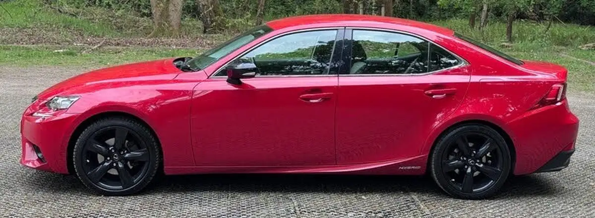 2015-lexus-is-300h-25-sport-big-12