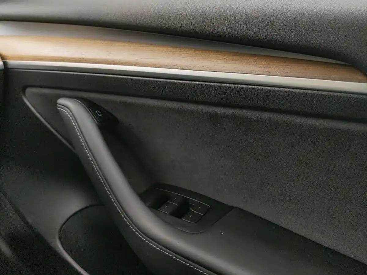 2021-tesla-model-3-e-long-range-4x4-big-15