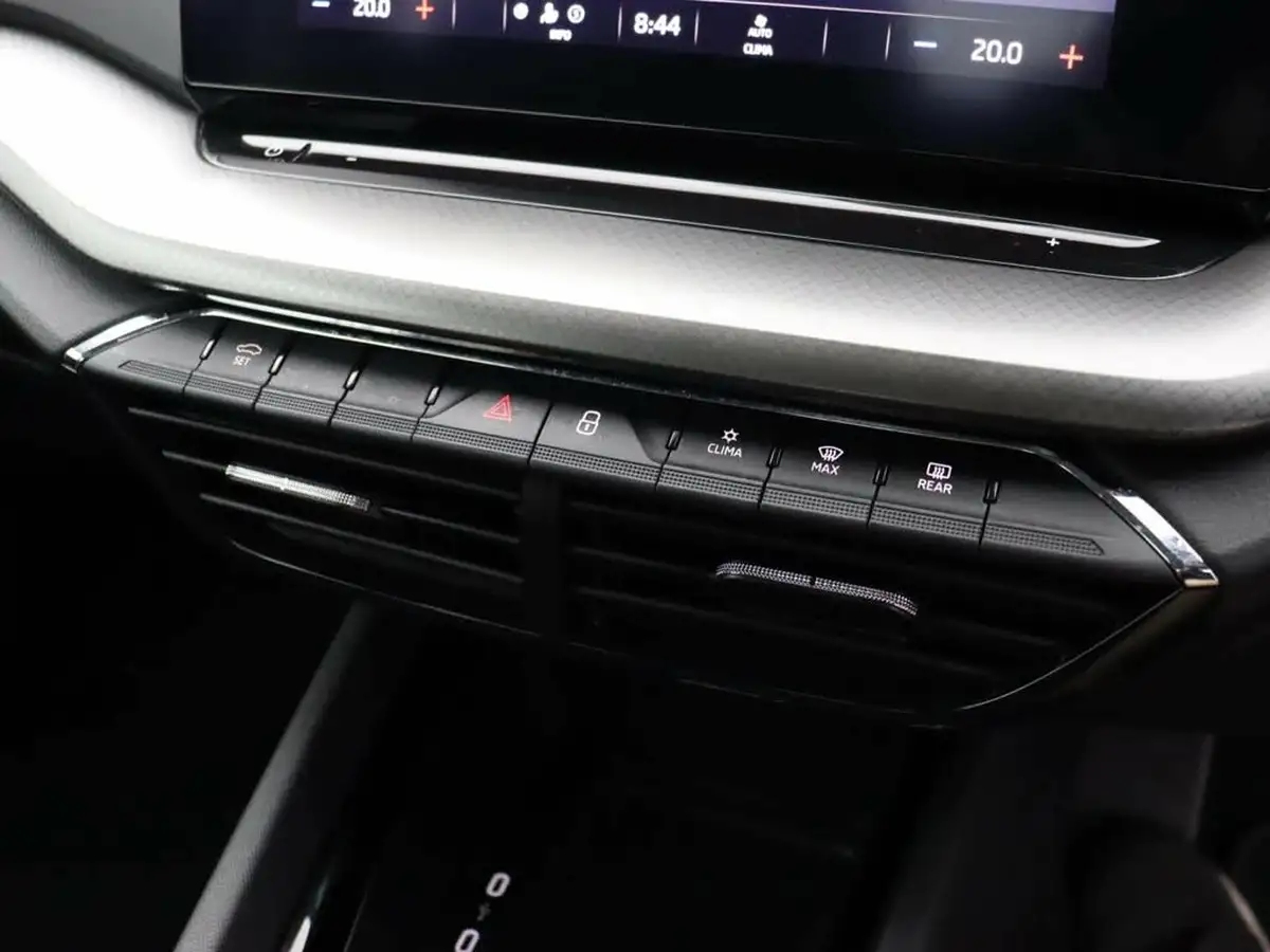 2022-skoda-octavia-10-tsi-e-tec-se-hatchback-big-31