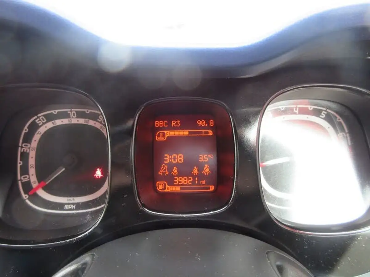 2014-fiat-panda-12-lounge-big-10