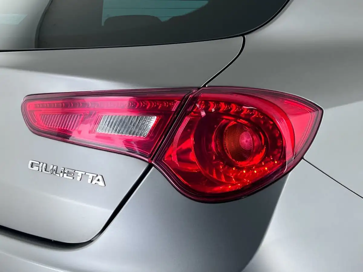 2019-alfa-romeo-giulietta-20jtdm-2-veloce-big-5