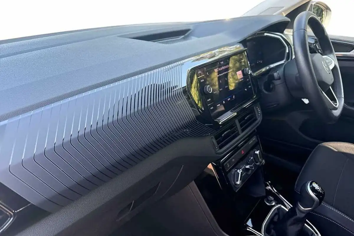 2023-volkswagen-t-cross-10-tsi-black-edition-95ps-big-1