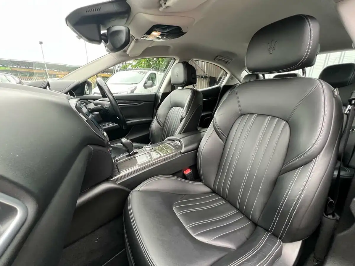 2017-maserati-ghibli-30td-big-35