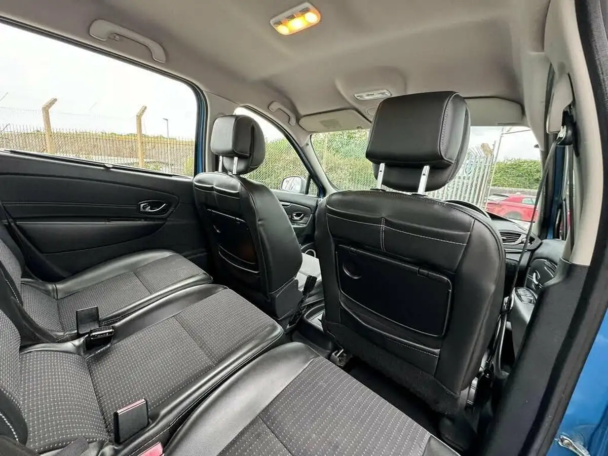 2012-renault-scenic-16-dynamique-tom-tom-big-12