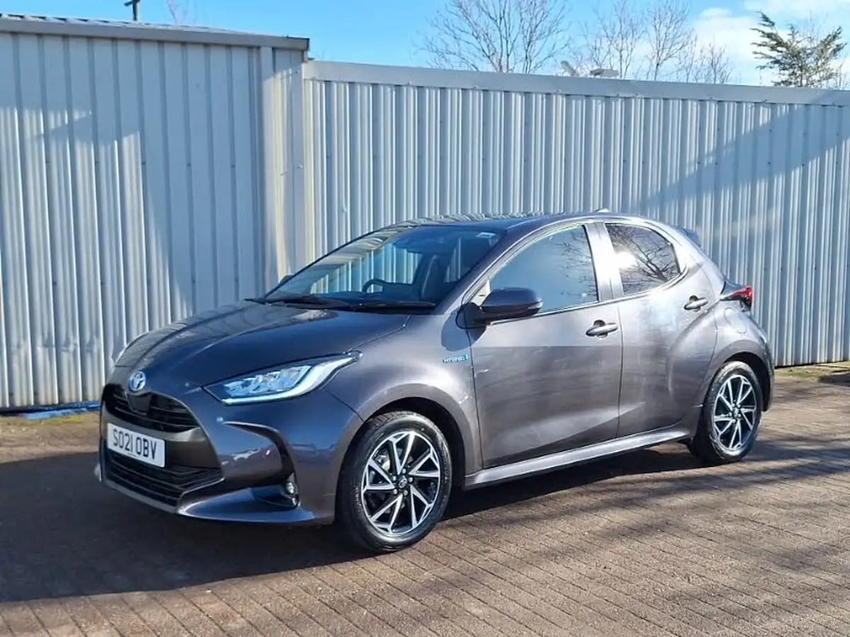 2021-toyota-yaris-15-vvt-i-design-big-11