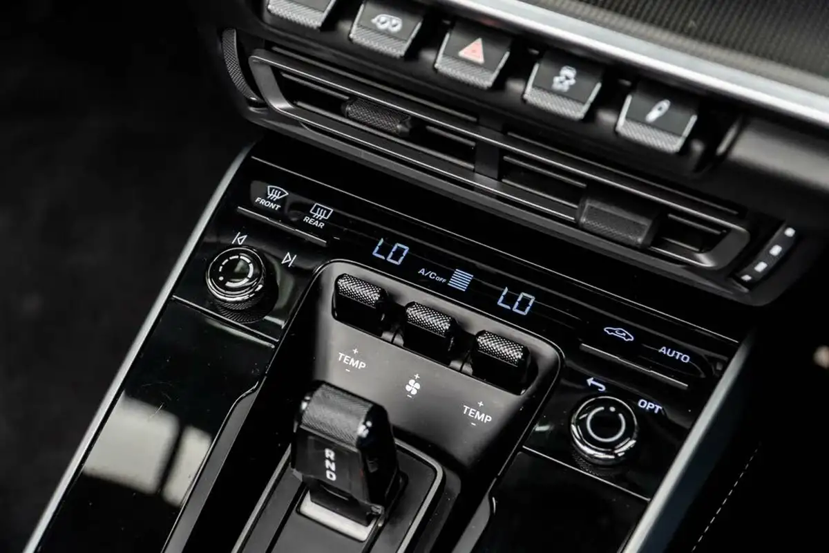 2020-porsche-911-30-carrera-4s-cabriolet-pdk-big-30