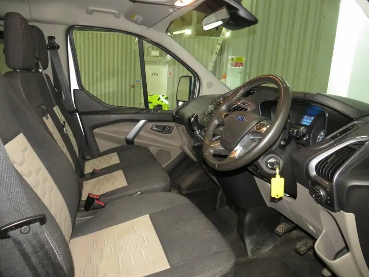 2018-ford-tourneo-custom-20tdci-310-l2-titanium-130ps-big-5