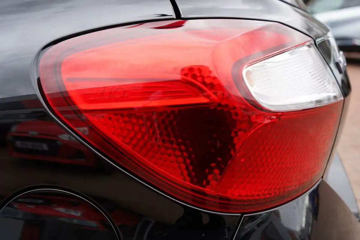 2023-hyundai-i10-10-premium-big-49