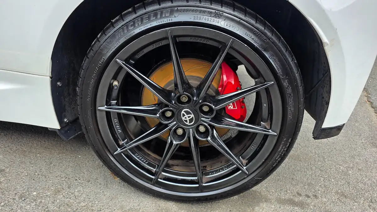 2021-toyota-yaris-16-gr-circuit-pack-big-6