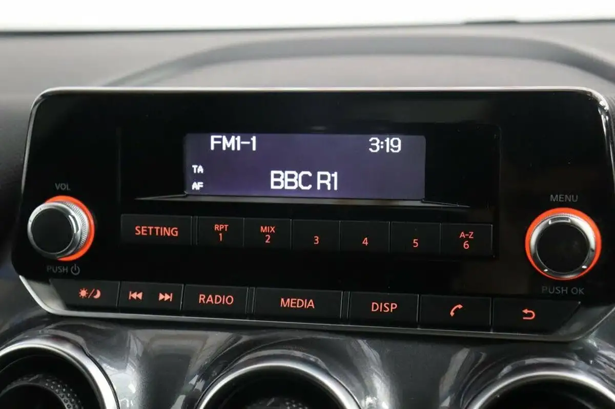 2021-nissan-juke-10-dig-t-visia-big-25