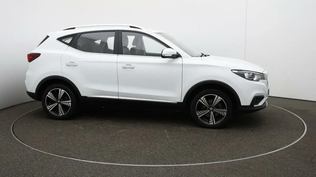2021-mg-zs-suv-e-exclusive-ev-big-39