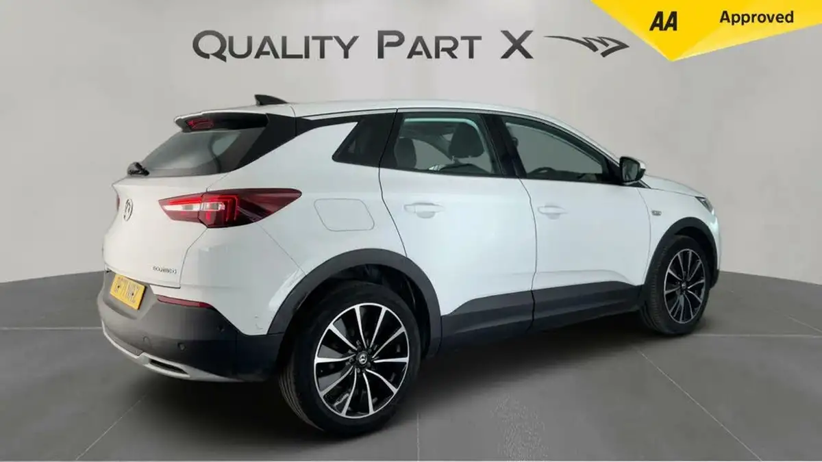 2021-vauxhall-grandland-x-15td-elite-nav-big-2