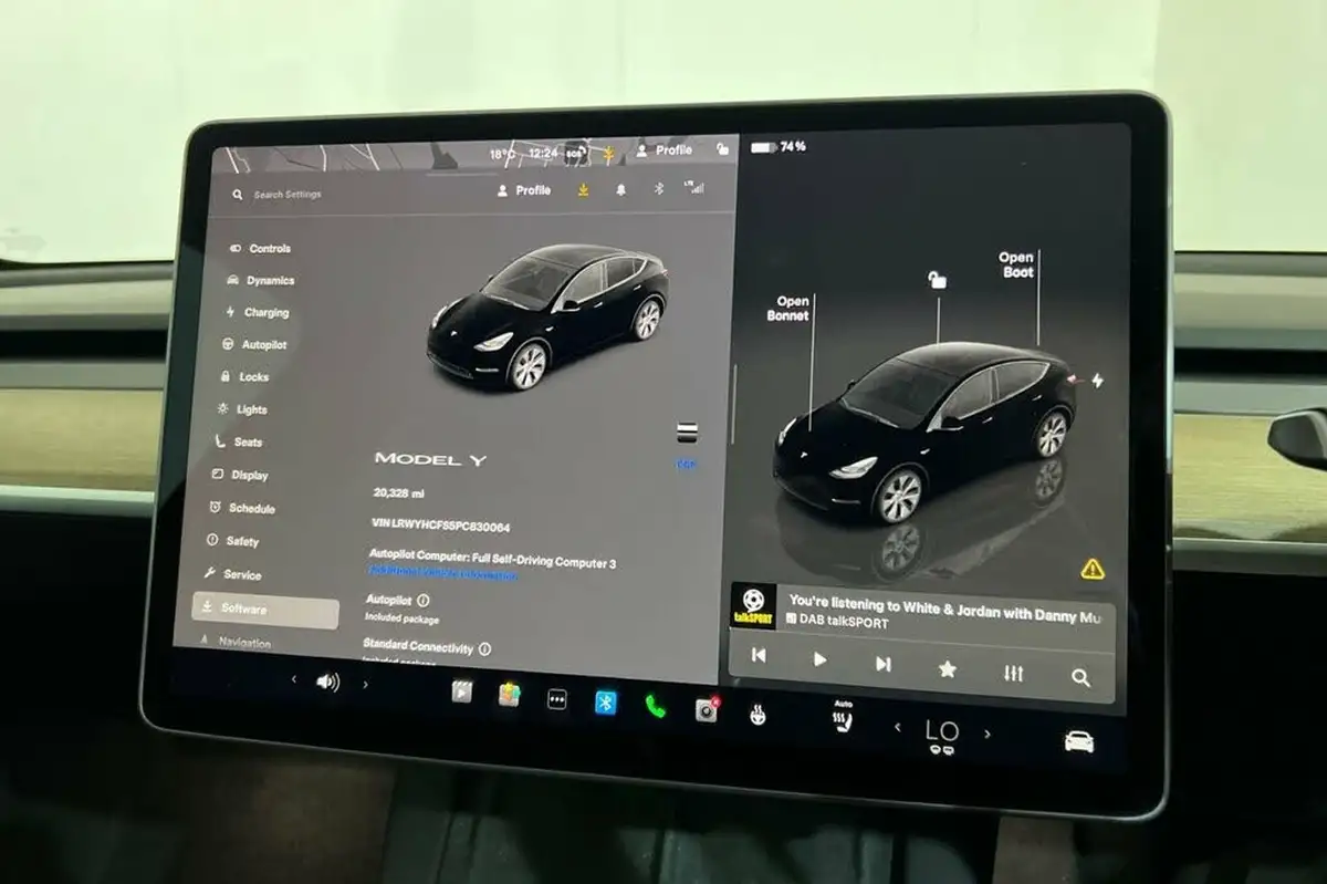 2023-tesla-model-y-e-rwd-big-10