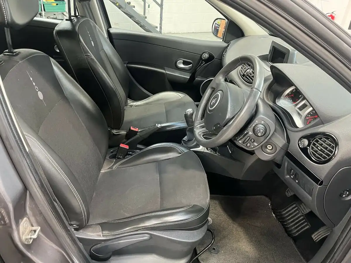 2012-renault-clio-12-dynamique-tom-tom-tce-100bhp-hatchback-5d-big-18