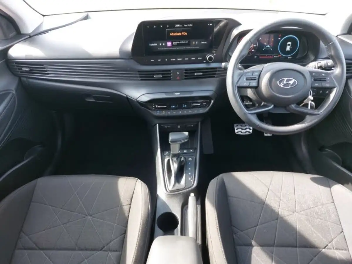 2024-hyundai-bayon-10-t-gdi-premium-100ps-48-volt-mhev-dct-big-2