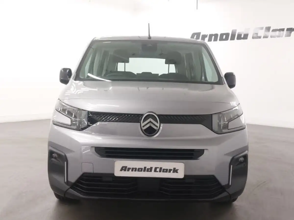 2025-citroen-berlingo-15bluehdi-plus-m-size-130ps-eat8-big-12