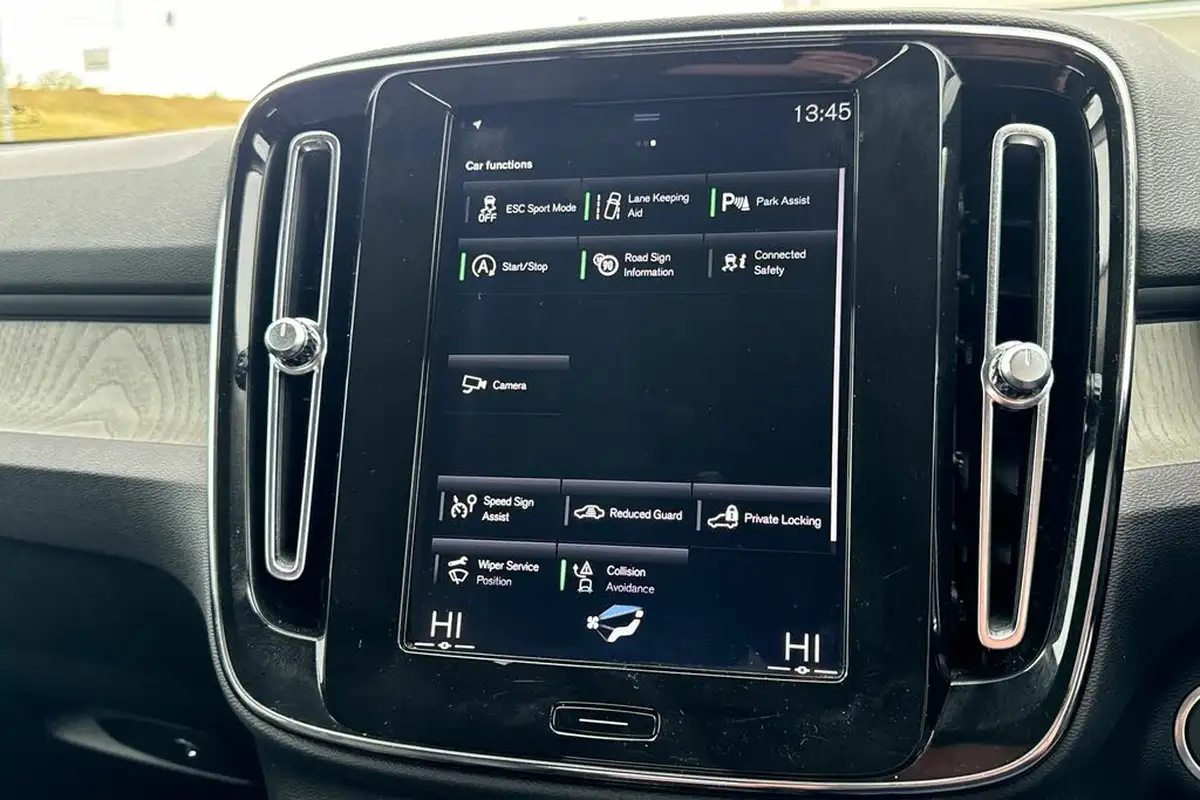 2019-volvo-xc40-15-t3-inscription-163bhp-geartronic-big-22