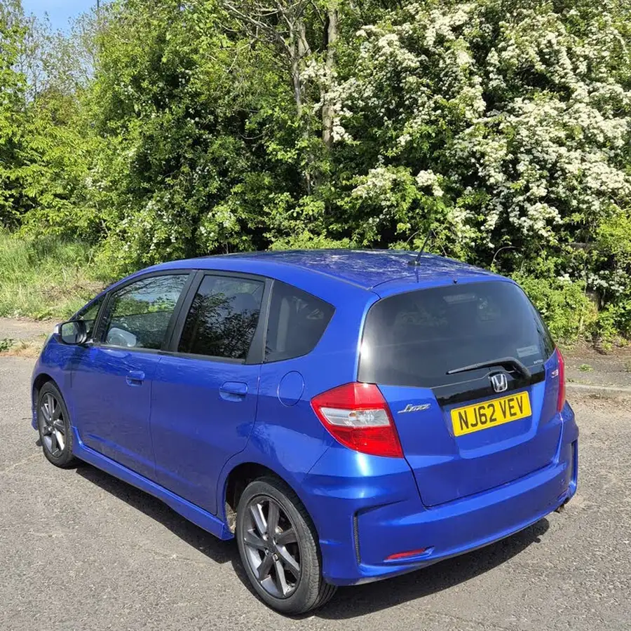 2012-honda-jazz-14-si-big-10