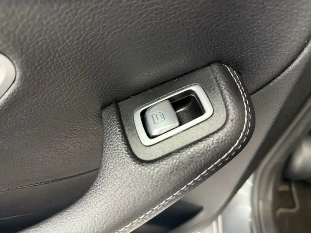 2019-mercedes-benz-c-class-20d-c300d-amg-line-245ps-ss-estate-5d-big-57