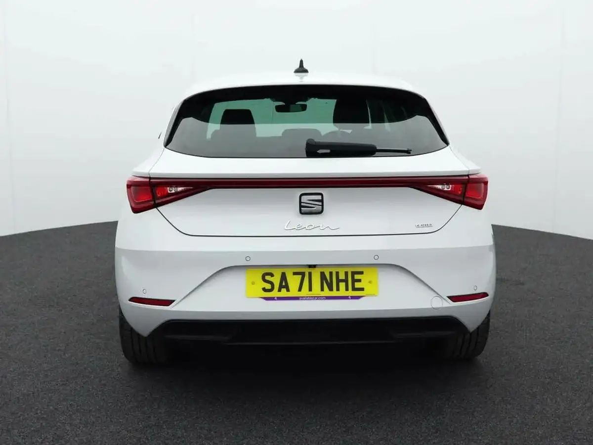 2021-seat-leon-14-e-hybrid-xcellence-lux-hatchback-big-2