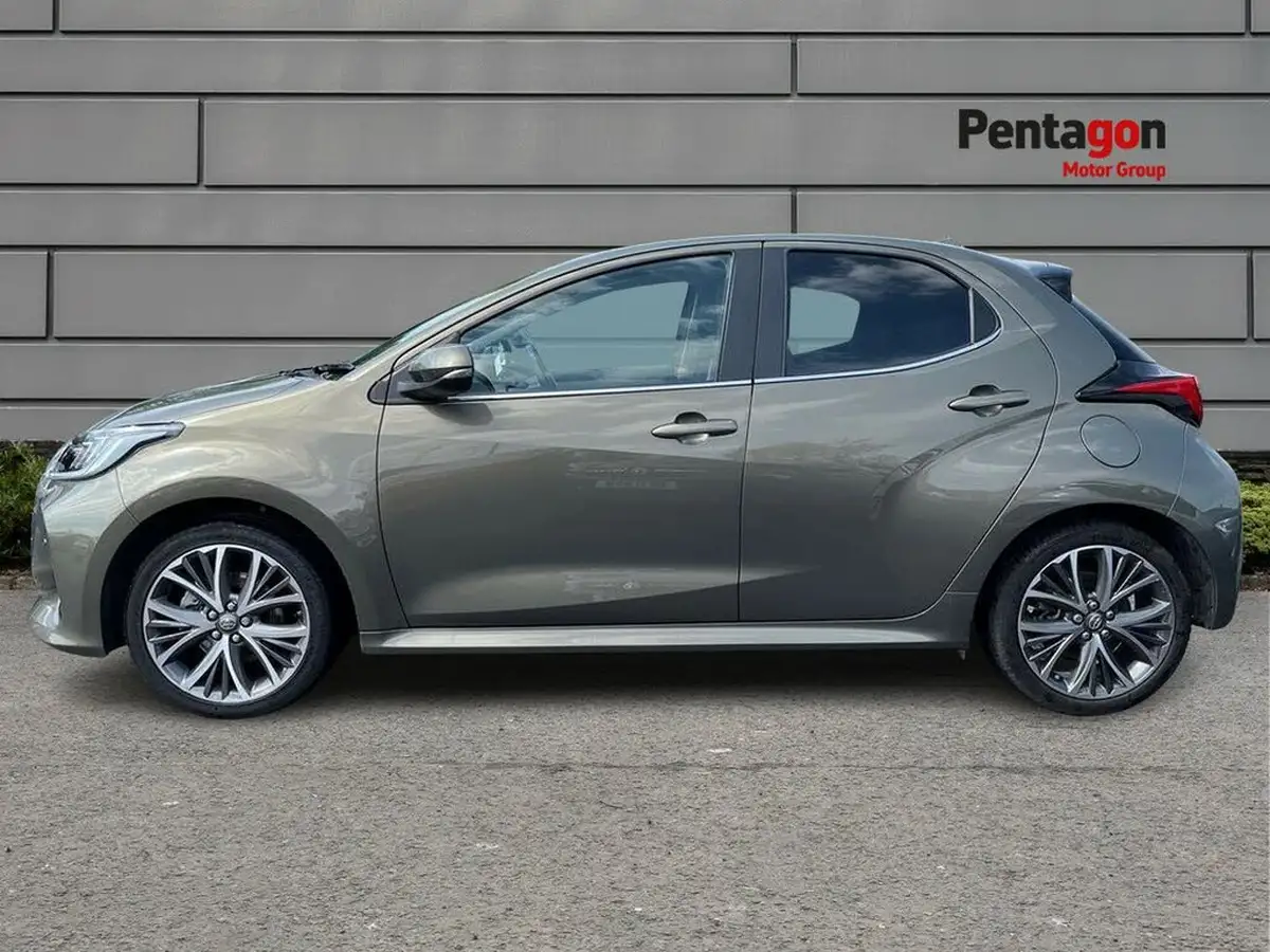 2022-toyota-yaris-15-vvt-i-excel-big-11