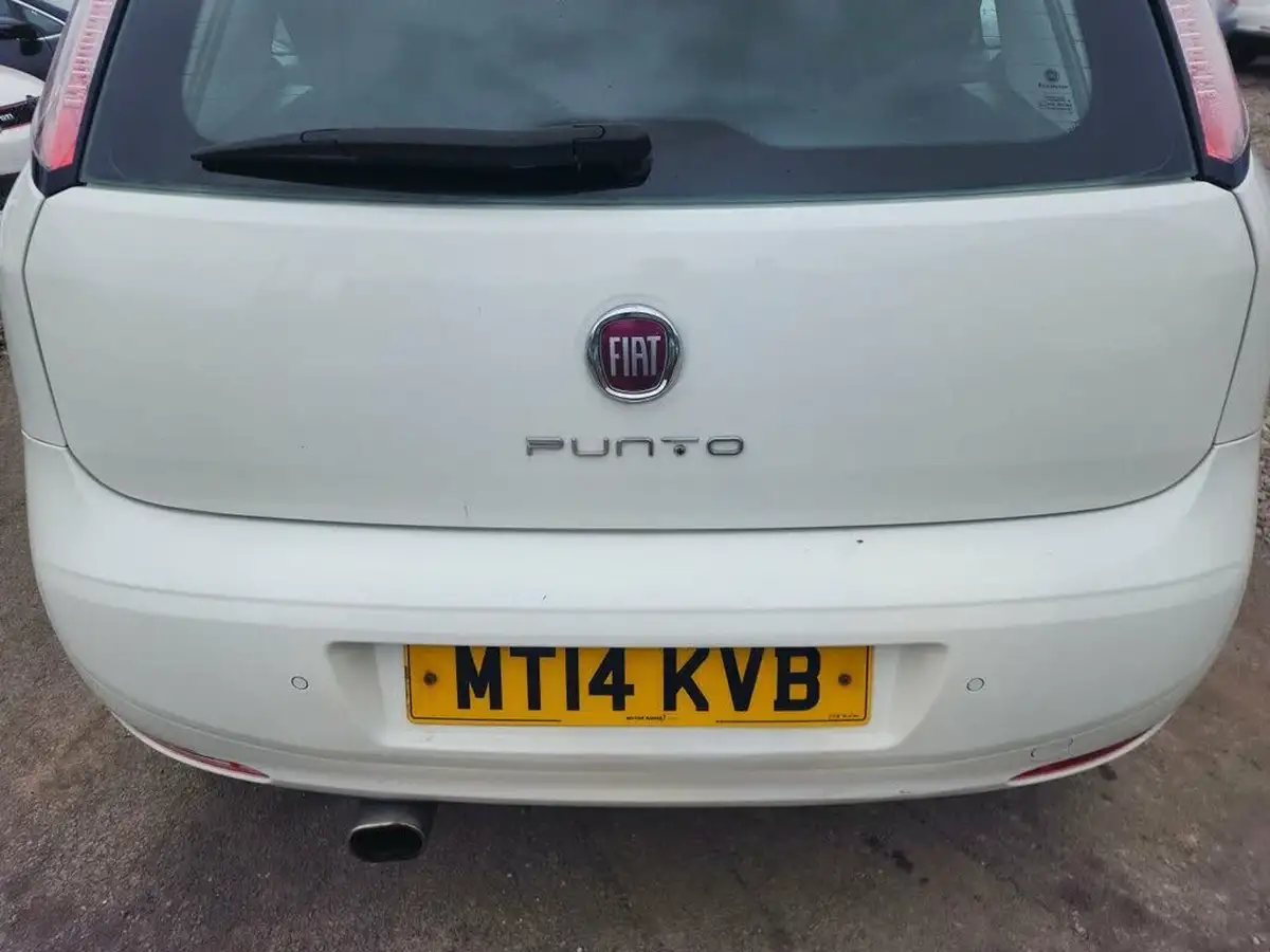 2014-fiat-punto-12-easy-3d-big-10