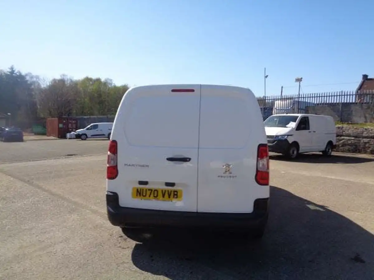 2020-peugeot-partner-15-bluehdi-950-professional-100ps-eu6dt-long-panel-big-3