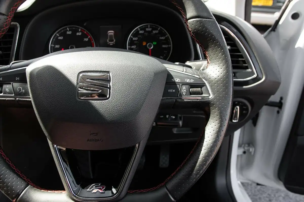 2019-seat-leon-15-tsi-evo-fr-150ps-ss-estate-dsg-big-19