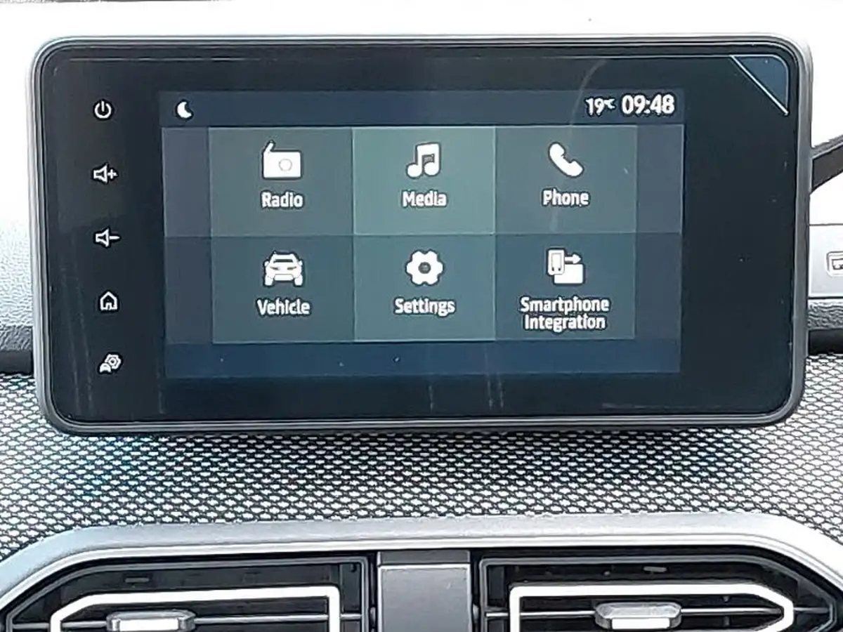 2023-dacia-sandero-10-tce-expression-90bhp-big-9