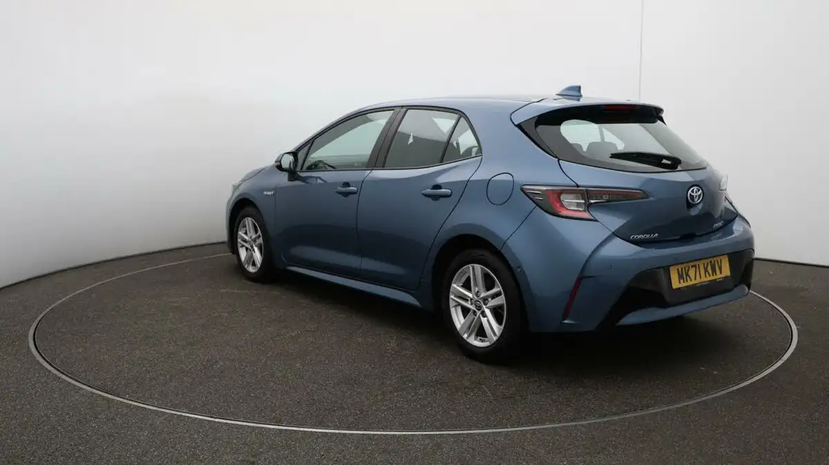 2021-toyota-corolla-18-vvt-i-icon-tech-trk-hatchback-5d-big-53