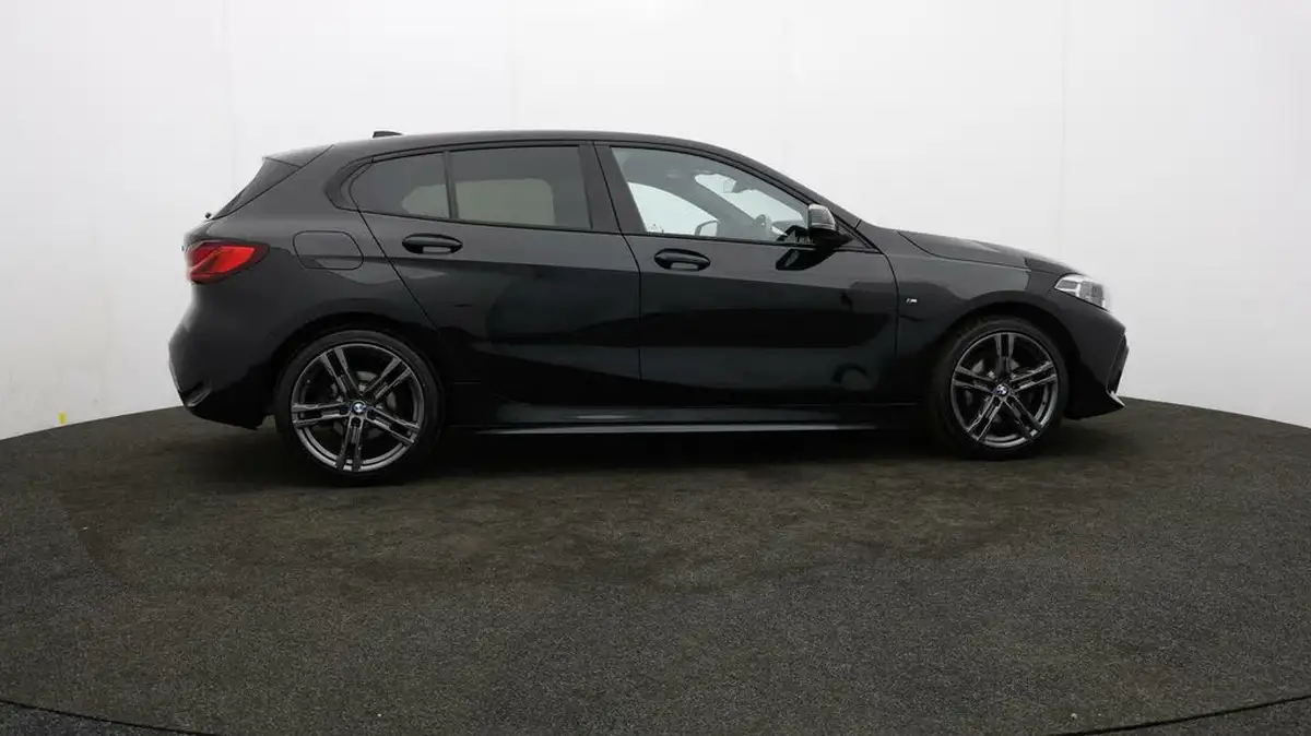 2021-bmw-1-series-15-118i-m-sport-lcp-big-30