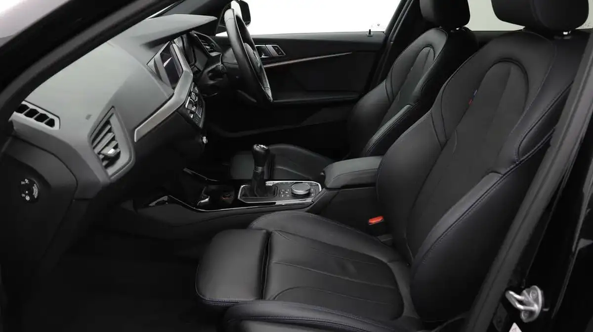2021-bmw-1-series-15-118i-m-sport-lcp-big-13