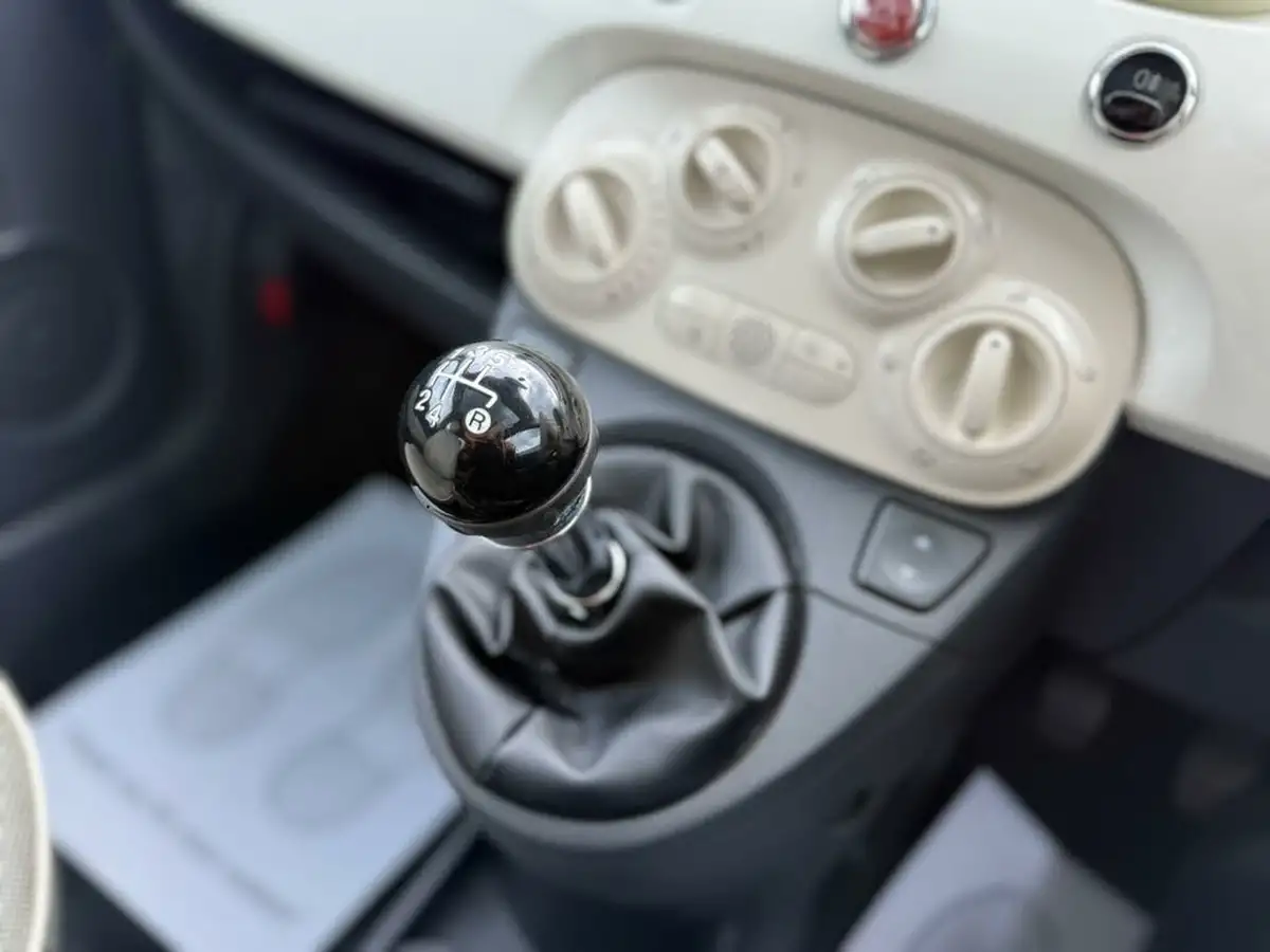 2010-fiat-500-12-lounge-69bhp-big-47