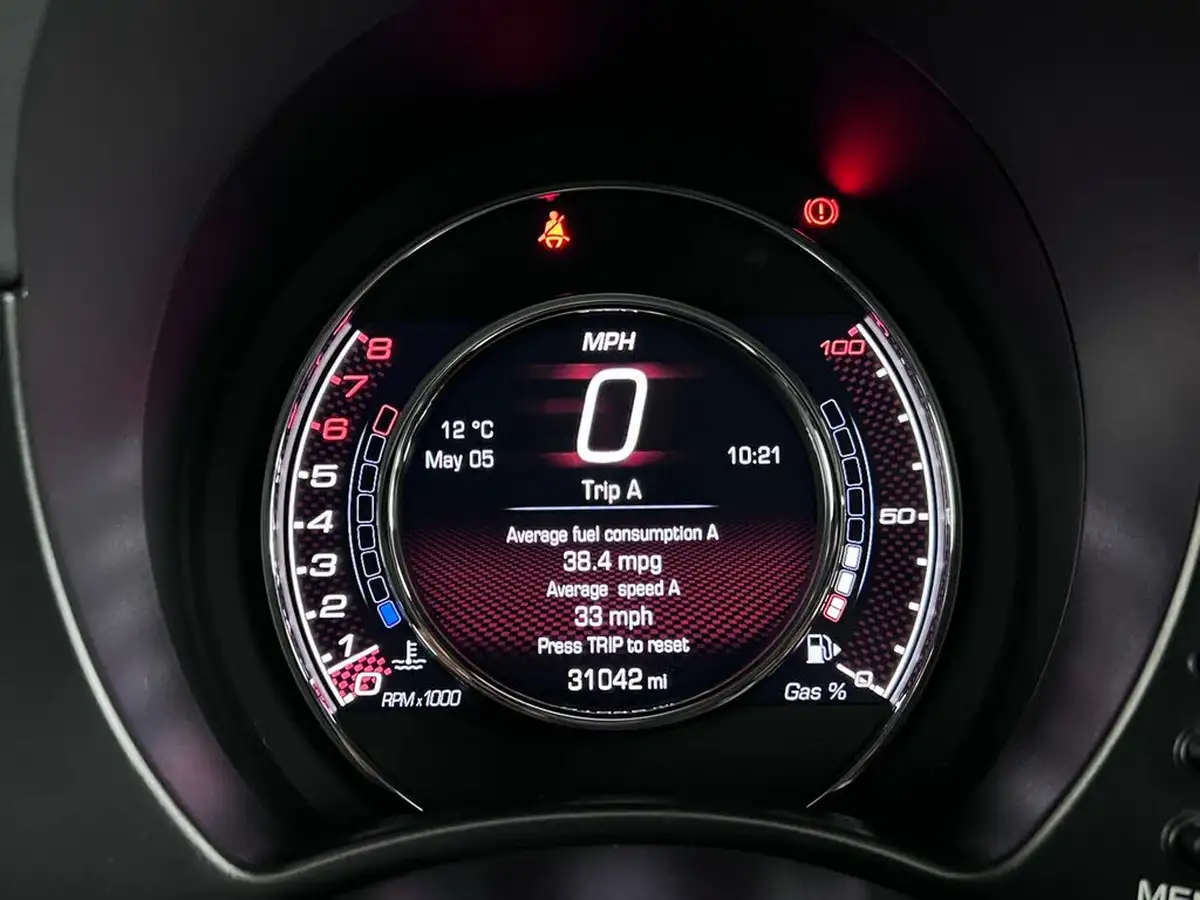 2016-abarth-500-14-tjet-595-competizione-big-12