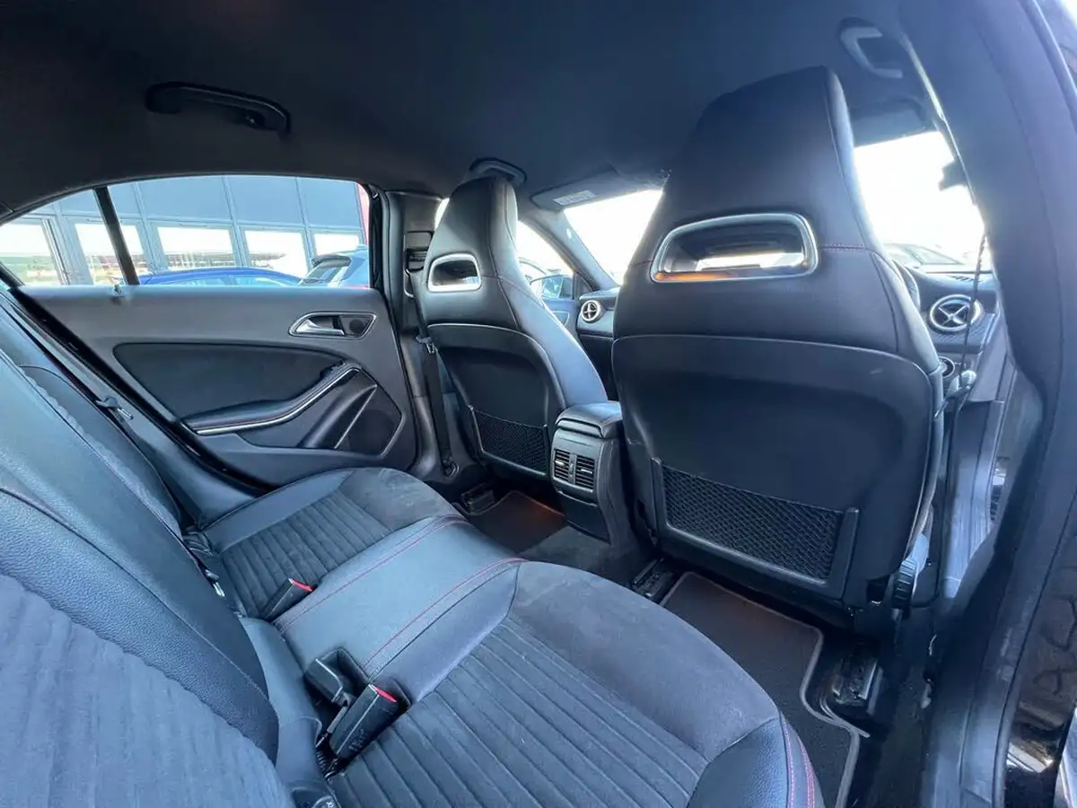 2016-mercedes-benz-a-class-15d-a180d-amg-line-ss-big-18