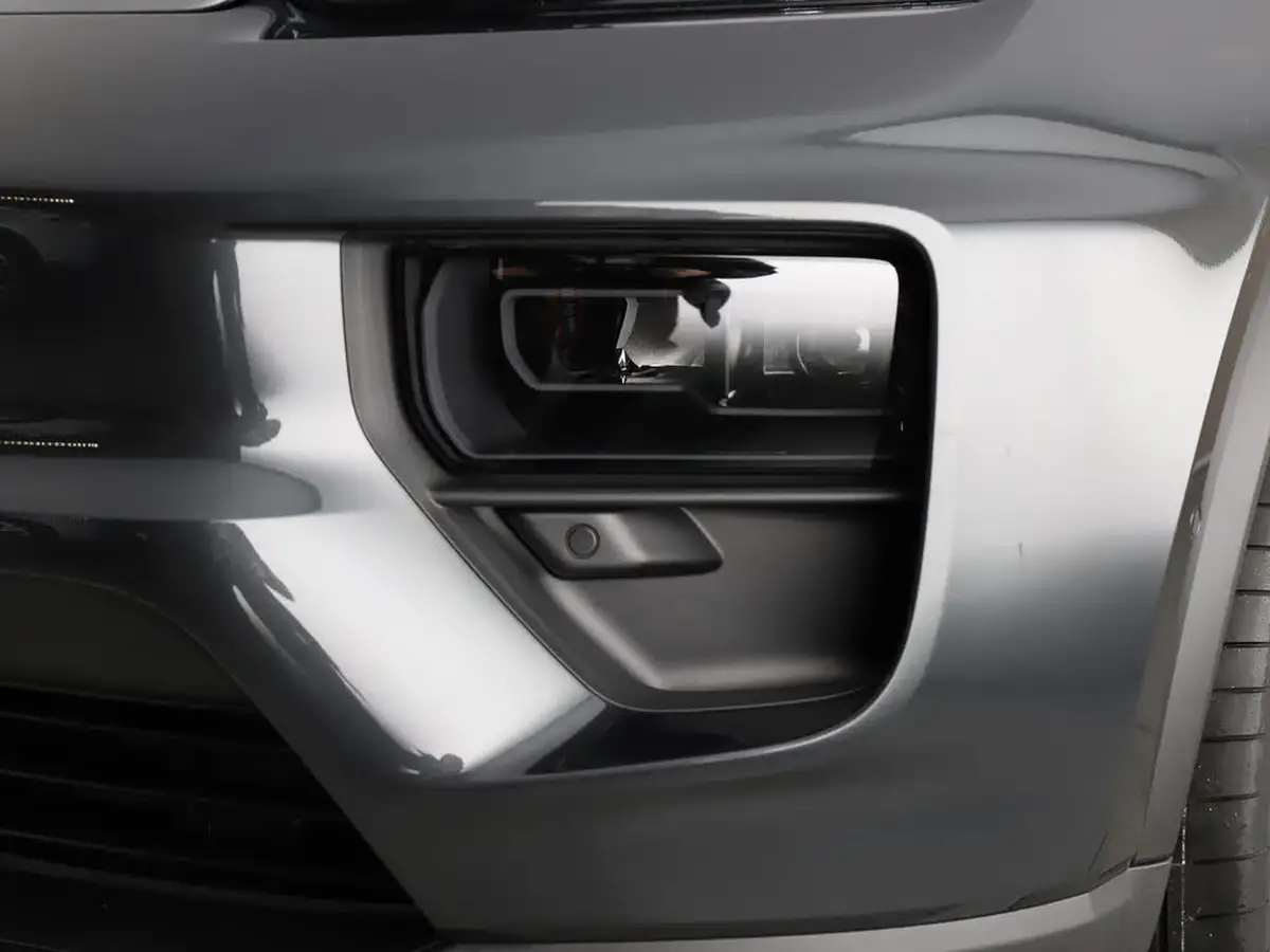 2025-porsche-macan-e-electric-big-24