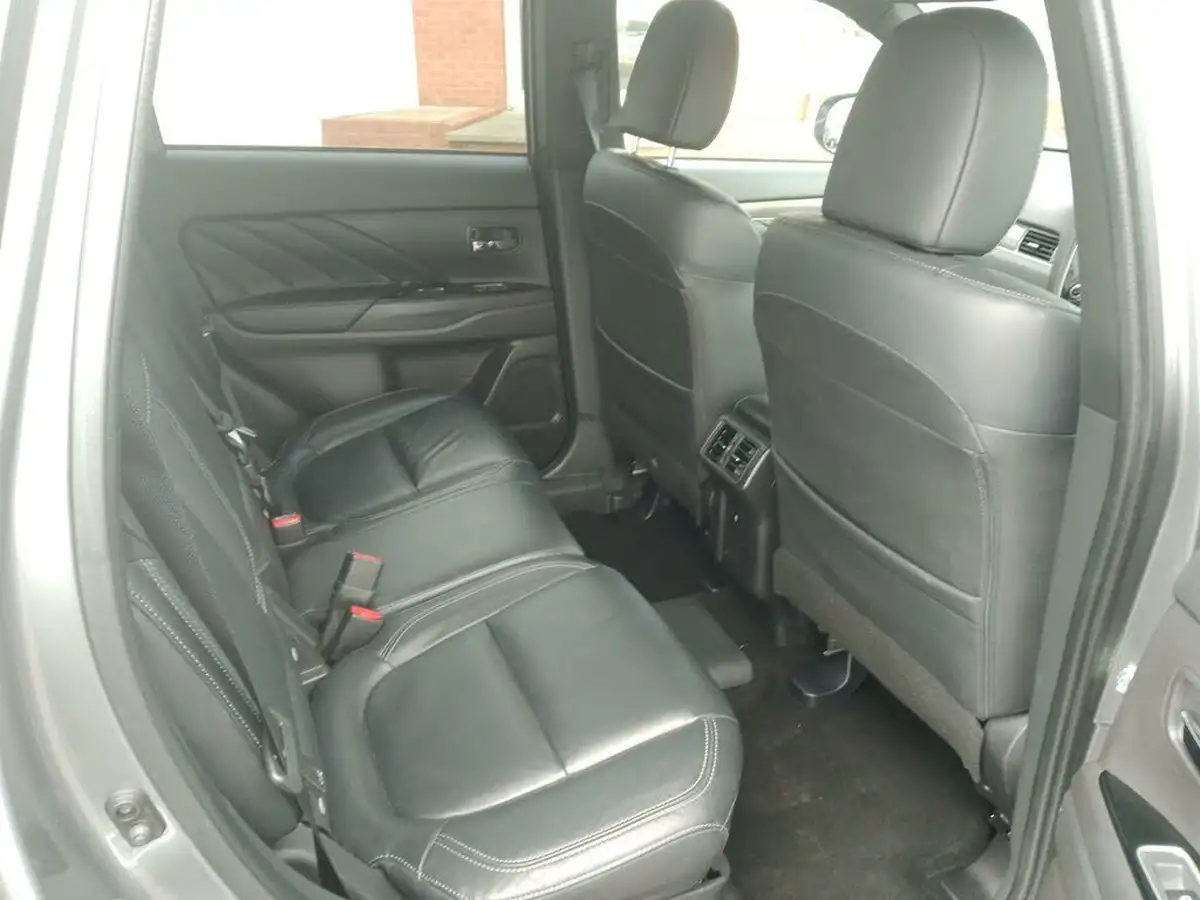 2019-mitsubishi-outlander-24-dynamic-phev-big-25