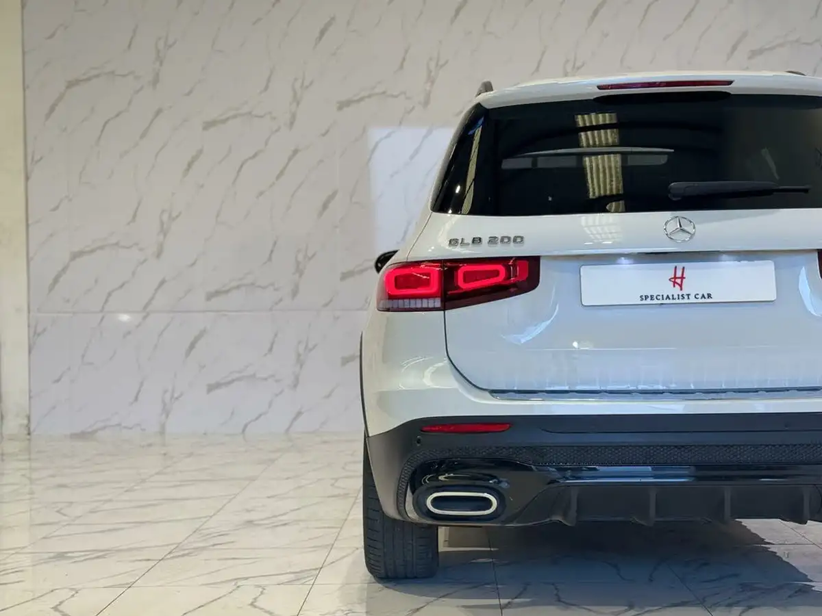 2023-mercedes-benz-glb-class-13-glb200-amg-line-premium-plus-night-edition-big-7