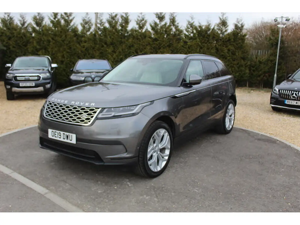 2019-land-rover-range-rover-velar-20-d240-hse-big-2