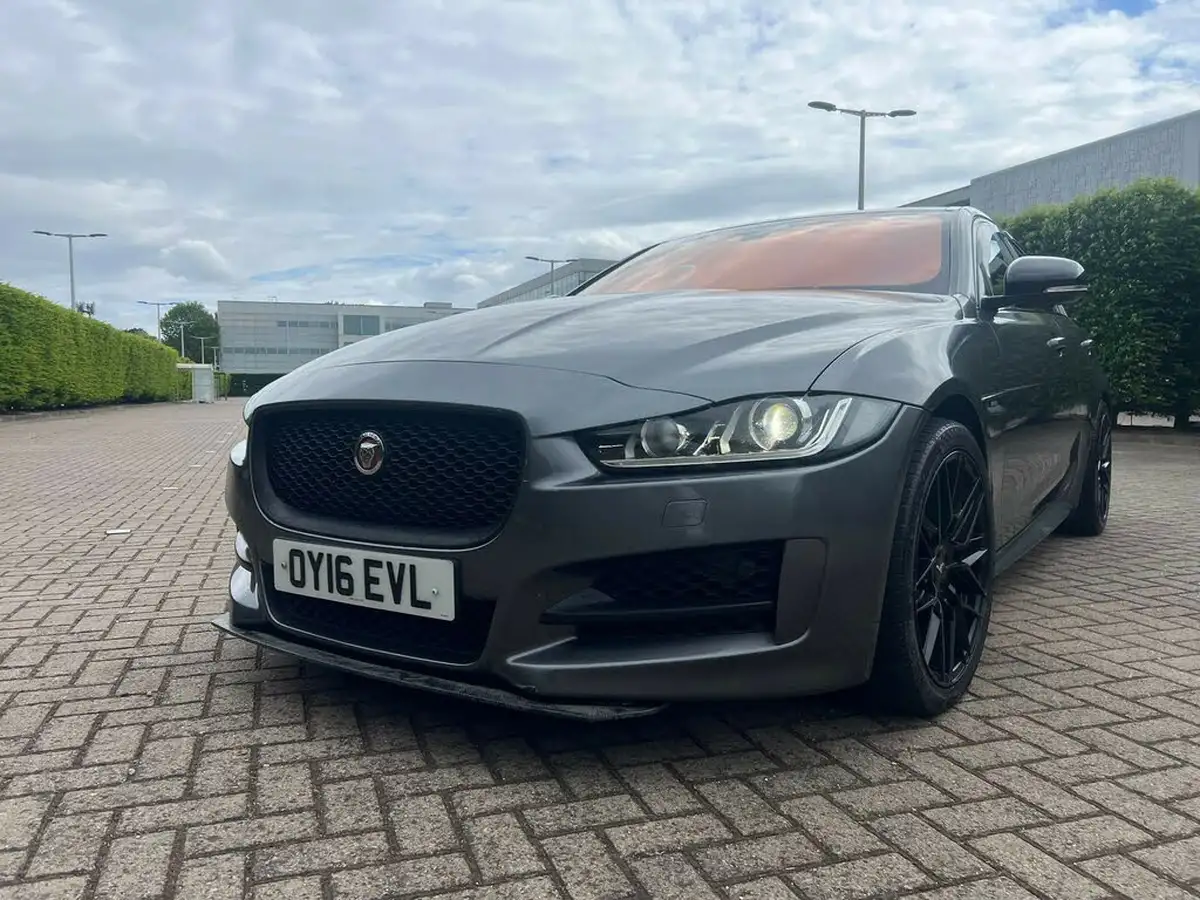 2016-jaguar-xe-20i-r-sport-240ps-big-44