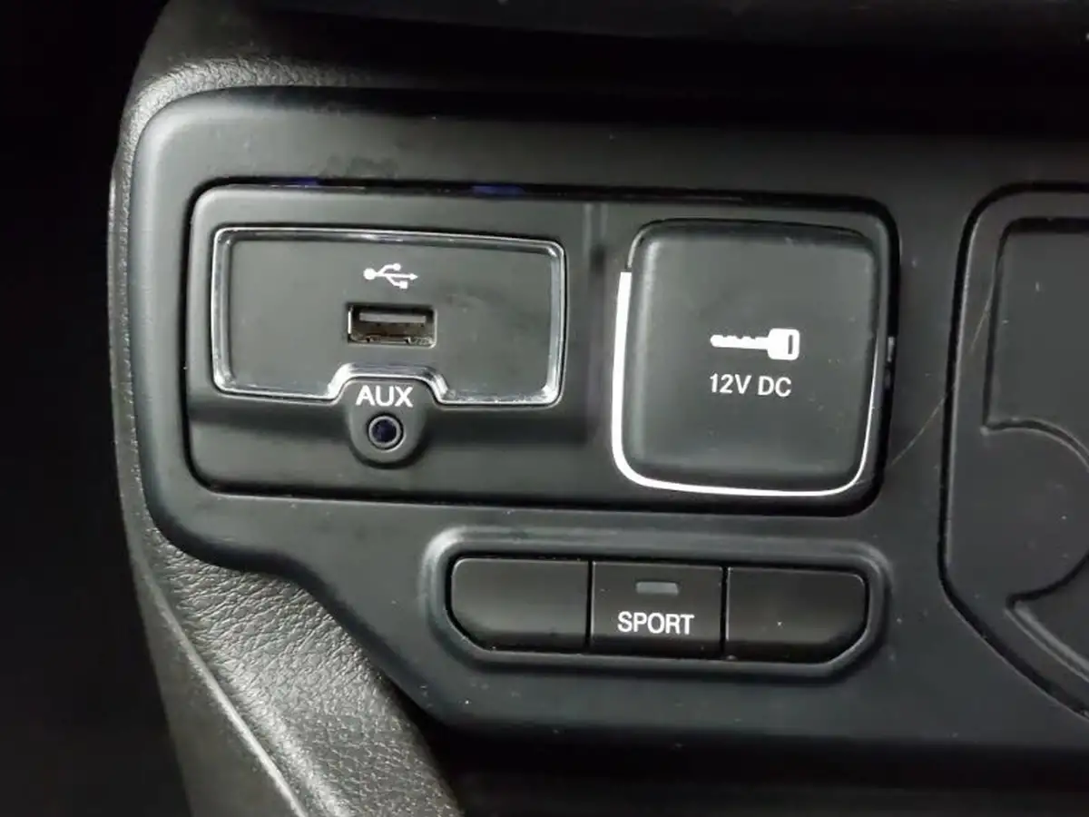 2022-jeep-renegade-13-gse-night-eagle-big-18