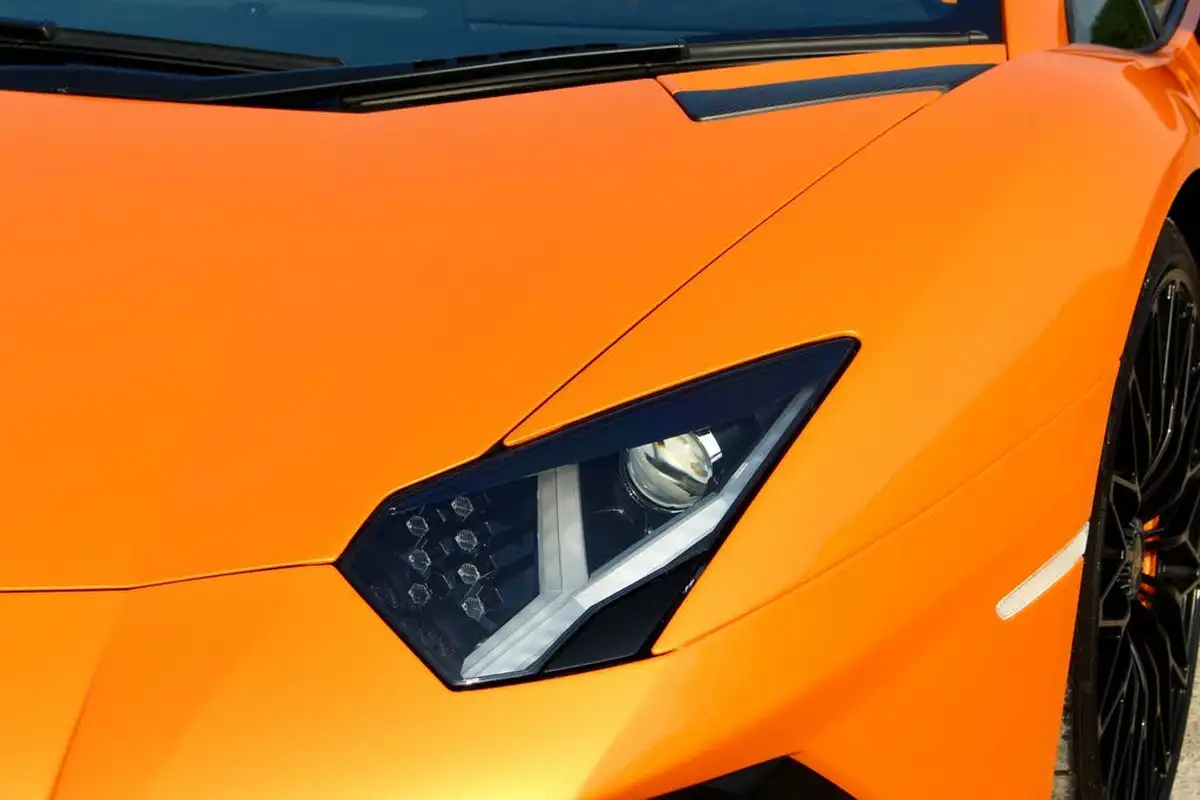 2016-lamborghini-aventador-65-lp-750-4-superveloce-coupe-big-27