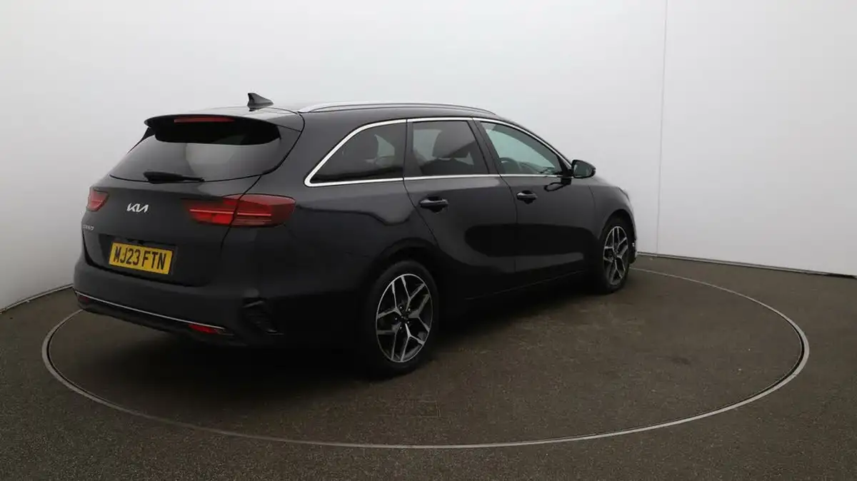 2022-kia-ceed-15-t-gdi-3-sportswagon-big-46