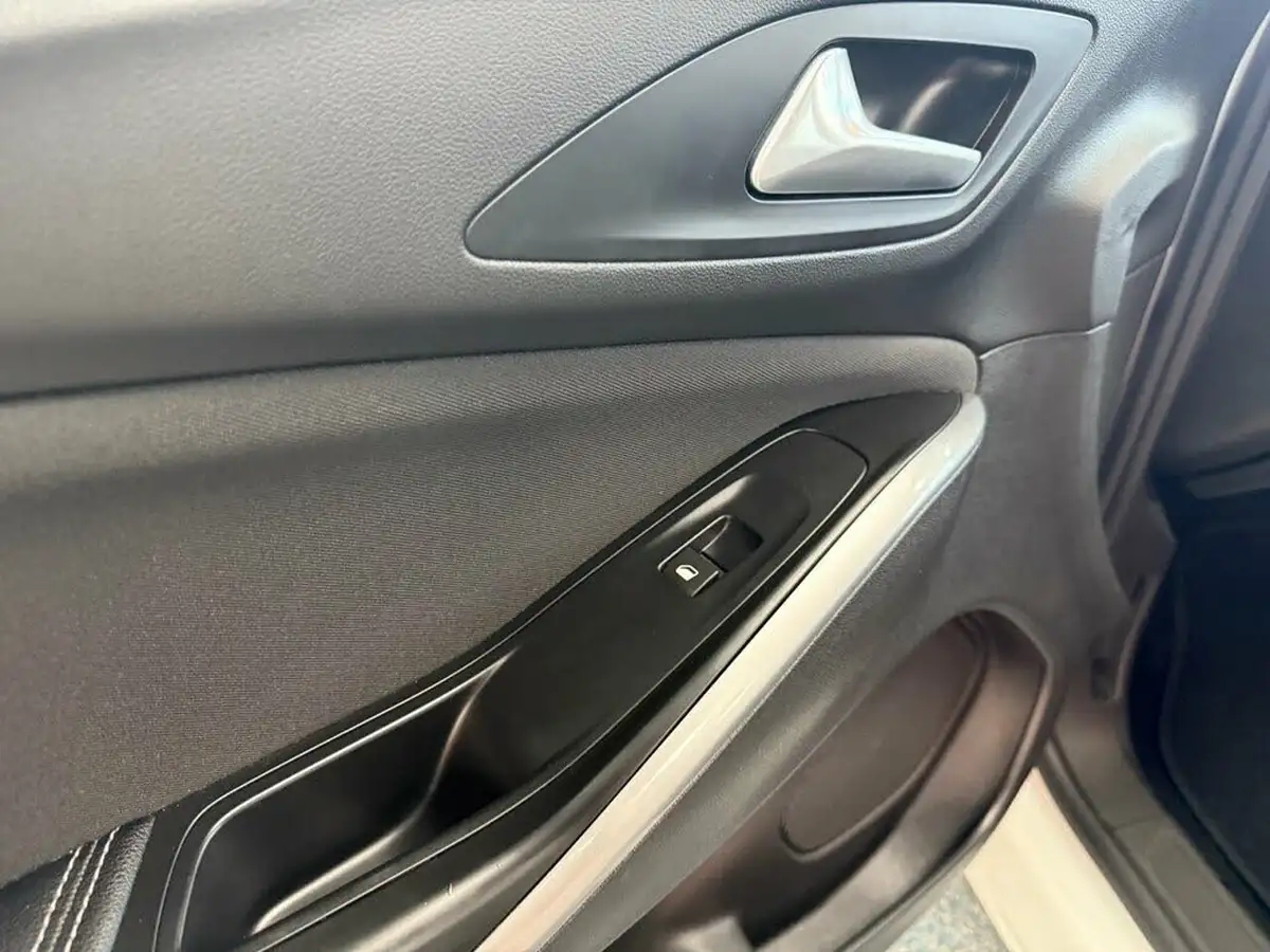 2018-vauxhall-grandland-x-12-se-130ps-big-16