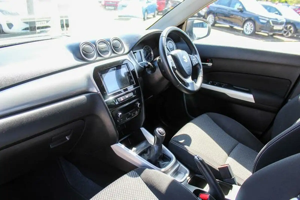 2016-suzuki-vitara-16-sz-t-big-13
