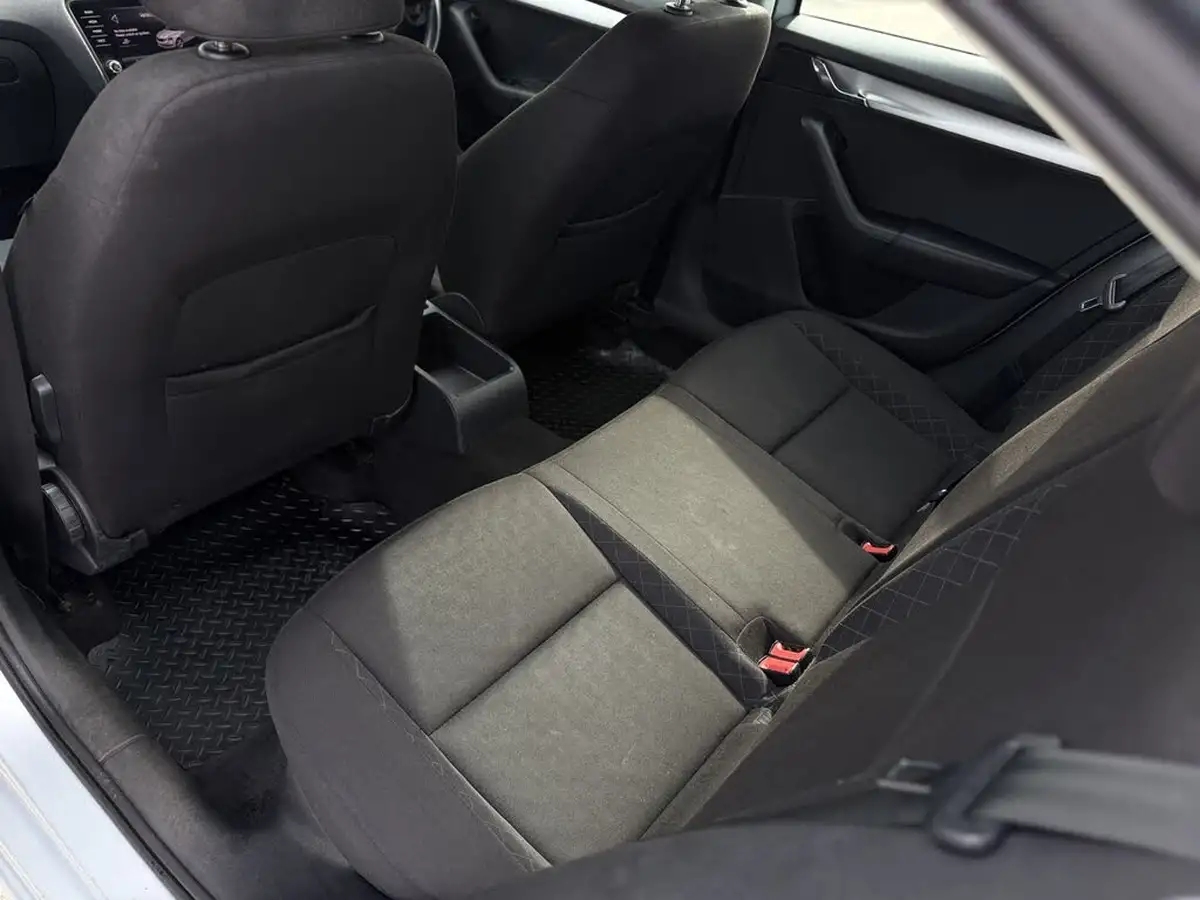 2020-skoda-octavia-10-tsi-s-hatchback-big-25
